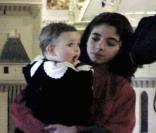 Omer/Matthew portant la fille de Michael Jackson, Paris et fêtant Noël en 1999 dans le ranch de Neverland