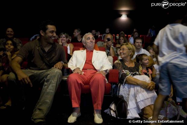 Charles Aznavour le 23 juillet pour l'avant-première de Là-Haut au côté de son gendre Jean-Rachid 