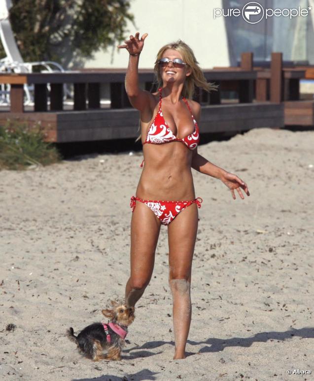 Tara Reid et son ventre..