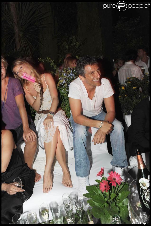Nagui et sa compagne Mélanie Page à la soirée Byblos (Saint-Tropez, 28 juillet 2009)