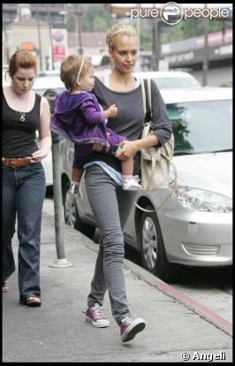 Jessica Alba avec son adorable Honor : elles sont raccord niveau look !