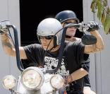 Kristin Cavallari de The Hills fait un tour en Harley Davidson avec Matt Leinart - le quaterback des Arizona Cardinals - à Malibu, le 31 juillet 2009