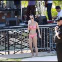 La sexy Katy Perry déambule en bikini... avant d'enflammer ses fans !