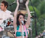 La sexy Katy Perry, pour un superbe show à Miami, le 2 août 2009 !