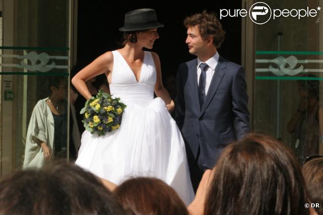 Renan Luce et Lolita se sont mariés le 31 juillet 2009 à Paris, à la mairie du XIVe, sous les yeux de leurs amis et de Romane et Renaud.