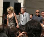 Renan Luce et Lolita se sont mariés le 31 juillet 2009 à Paris, à la mairie du XIVe, sous les yeux de leurs amis et de Romane et Renaud.