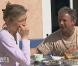 Denis tente de sauver leur couple, mais Mélanie n'en peut plus, Denis a mangé le dernier pain au chocolat sans lui en proposer...  