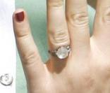 Anna Paquin dans les rues de Los Angeles, nous a officiellement présenté sa bague de fiançailles !