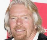 C'est le célèbre Richard Branson qui est à l'initiative de ce projet fou : voyager dans l'espace ! Le patron de Virgin est aussi le propriétaire d'une île. Un autre projet totalement crazy !  