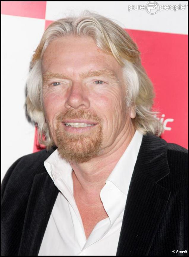 C'est le célèbre Richard Branson qui est à l'initiative de ce projet fou : voyager dans l'espace ! Le patron de Virgin est aussi le propriétaire d'une île. Un autre projet totalement crazy !  