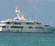 Mariah adore passer ses vacances au milieu de l"océan. Et avec son énorme bateau, elle est servie !   