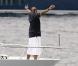  Abord de son yacht, P. Diddy est le roi du monde ! Ce bateau, qu"il loue tout les ans pour ses vacances à St Tropez, est le point de rendez-vous de toute la jet-set. 
 &nbsp; 