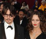 Johnny Depp et Vanessa Paradis sont les heureux propriétaires d'une île dans les Caraïbes. De quoi s'assurer de passer des vacances de rêve sans avoir à se cacher des paparazzis. 