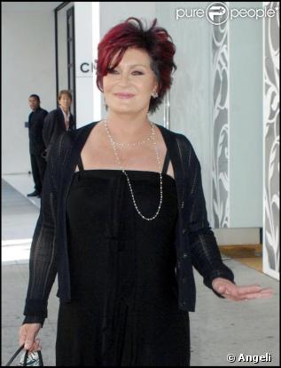 Sharon Osbourne sort de la boutique Chanel, à Beverly Hills. 12/08/09