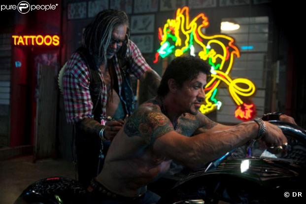 Mickey Rourke et Sylvester Stallone dans The Expendables de Sylvester Stallone