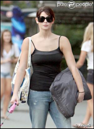 La belle Ashley Greene sur le tournage de  Twilight - Chapitre 2 : Tentation , à Vancouver, le 18 août 2009 !