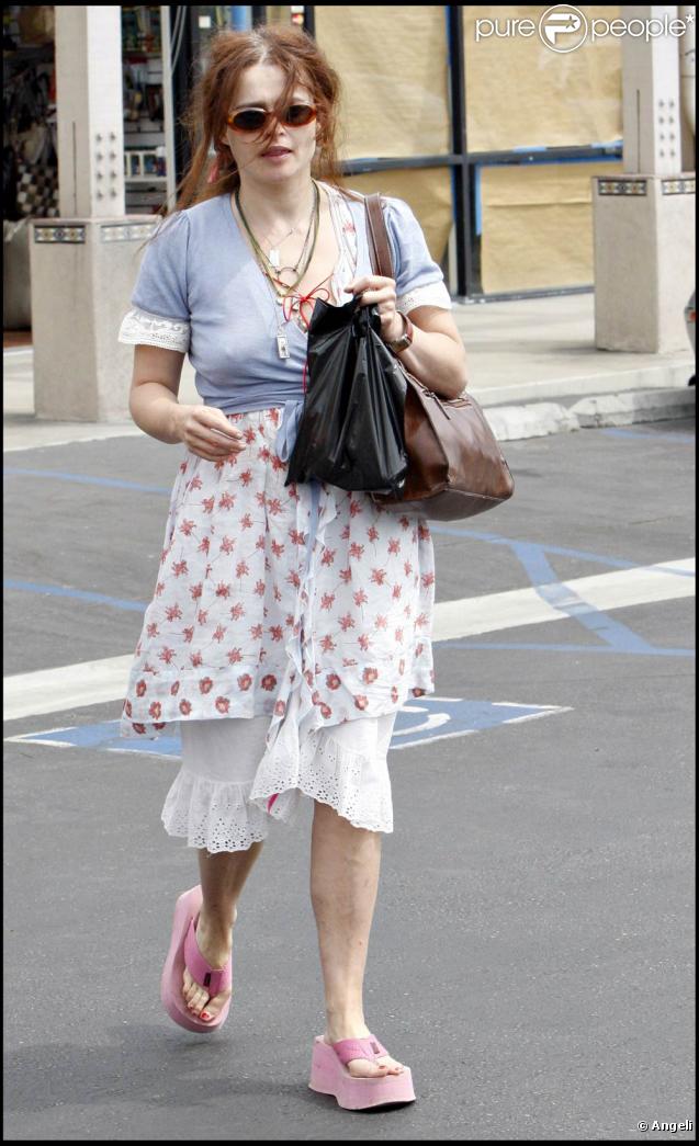 Helena Bonham Carter avec sa fille Nell, au centre commercial Cross Creek, à Malibu, le 21 août 2009 !