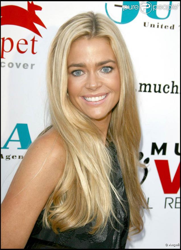 Denise Richards, à l'occasion du 3e Bow Wow Wow, qui s'est tenu à Hollywood, à Los Angeles, le 22 août 2009 ! 