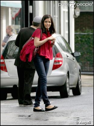 Freida Pinto sur le tournage du film de Woody Allen à Londres le 24 août 2009
