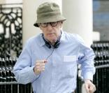 Woody Allen sur le tournage de son film à Londres le 24 août 2009