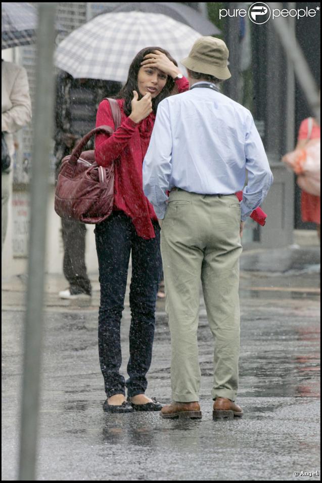Freida Pinto et Woody Allen sur le tournage de son film à Londres le 24 août 2009