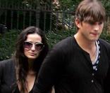 Demi Moore et son mari Ashton Kutcher se rendent sur le tournage de la série The Beautiful Life, à New York...