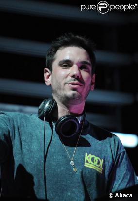 DJ AM en avril 2009 au  Coachella Valley Music & Arts Festival 