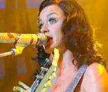 Katy Perry en grande forme lors de son concert à Los Angeles le 29/08/09 