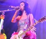 Katy Perry en grande forme lors de son concert à Los Angeles le 29/08/09 