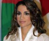 Rania de Jordanie lors d'un gala mondain. Elle ne passe pas inaperçue... 