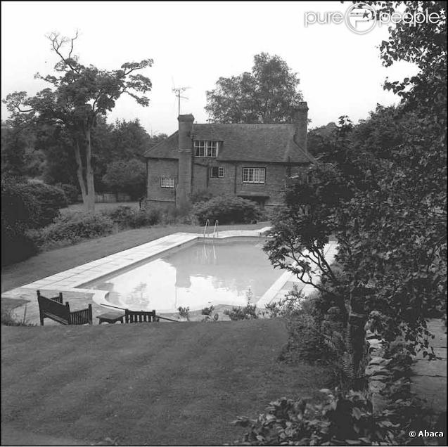 Piscine dans laquelle Brian Jones s'est noyé le 3 juillet 1969 