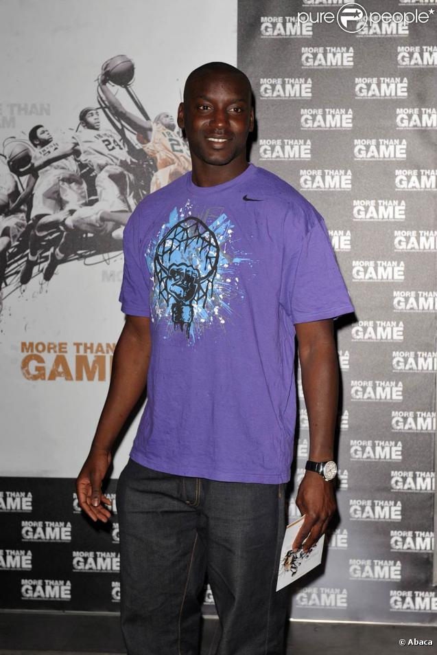 Ladji Doucouré au cinéma Publicis, sur les Champs-Elysées, à l'occasion de l'avant-première de  More than a Game , le documentaire consacré à LeBron James, à Paris, le 2 septembre 2009 !
