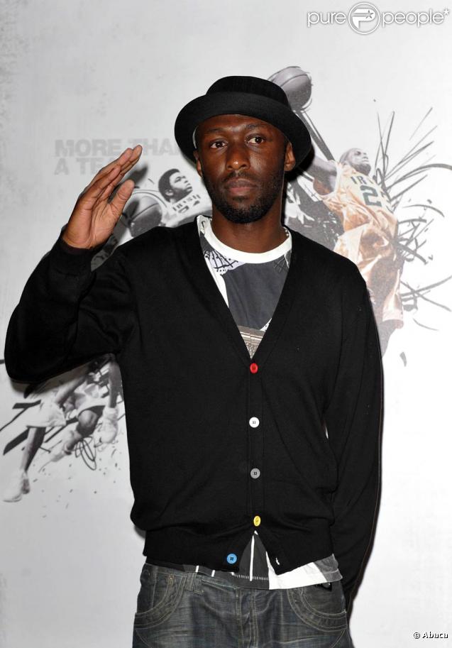 Thomas Ngijol au cinéma Publicis, sur les Champs-Elysées, à l'occasion de l'avant-première de  More than a Game , le documentaire consacré à LeBron James, à Paris, le 2 septembre 2009 !