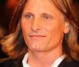 Viggo Mortensen et Kodi Smit-McPhee (père et fils à l'écran), à l'occasion de l'avant-première de  The Road , à la 66e Mostra de Venise, le 3 septembre 2009 !