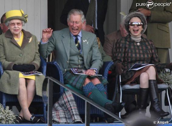 La famille royale britannique (Elizabeth II et le prince Philip, le prince Charles, la princesse Anne) ont assisté, comme le veut la tradition, aux Jeux de Braemar, le 5 septembre 2009