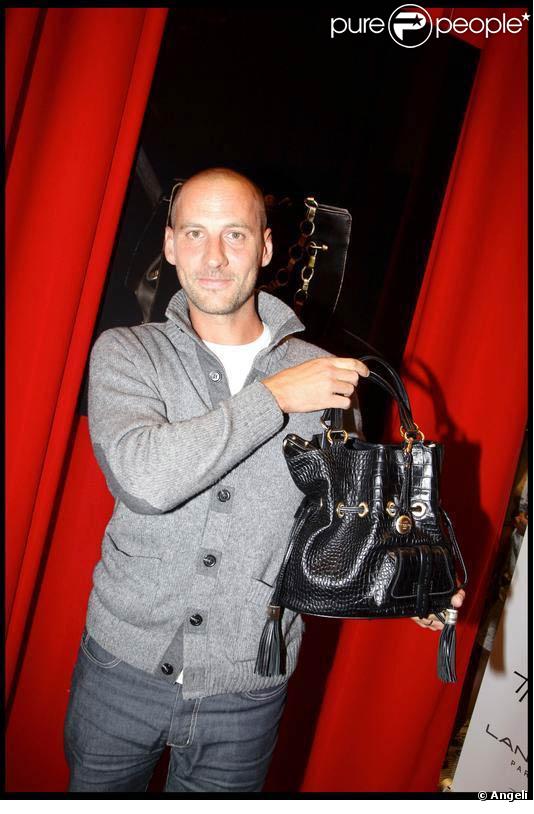 Fred Testot à la soirée de vernissage de l'exposition Lancel. 08/09/09