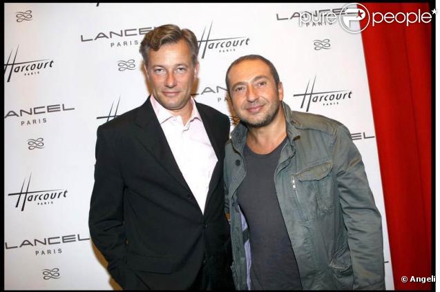 Fred Testot et Marc Lelandais à la soirée de vernissage de l'exposition Lancel. 08/09/09