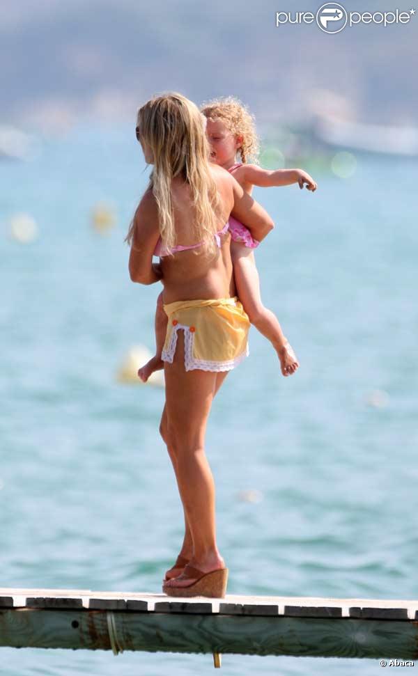 Geri Halliwell en vacances à St-Tropez avec sa fille Bluebell et son boyfriend