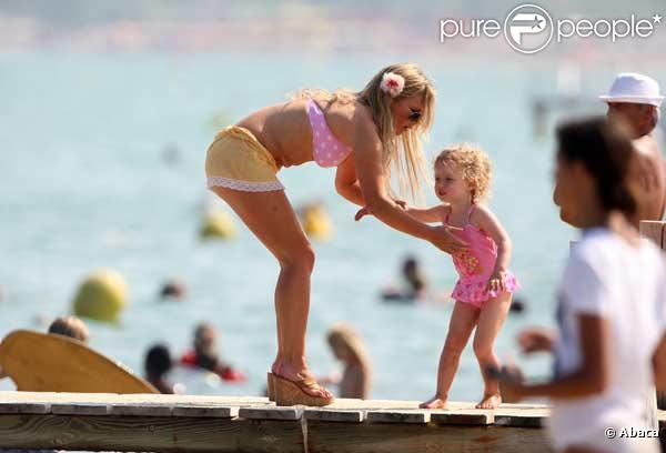 Geri Halliwell en vacances à St-Tropez avec sa fille Bluebell et son boyfriend