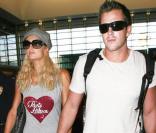 Paris Hilton et Doug Reinhardt à l\'aéroport de Los Angeles, le 10 septembre 2009