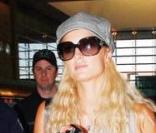 Paris Hilton et Doug Reinhardt à l\'aéroport de Los Angeles, le 10 septembre 2009