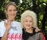 Uma Thurman et Cyndi Lauper au Komen New-York City Race for The Cure à Central Park le 13 septembre 2009