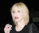 Courtney Love : Teint blafard, silhouette maigrissime et genoux qui tombent... C'est pas la joie !