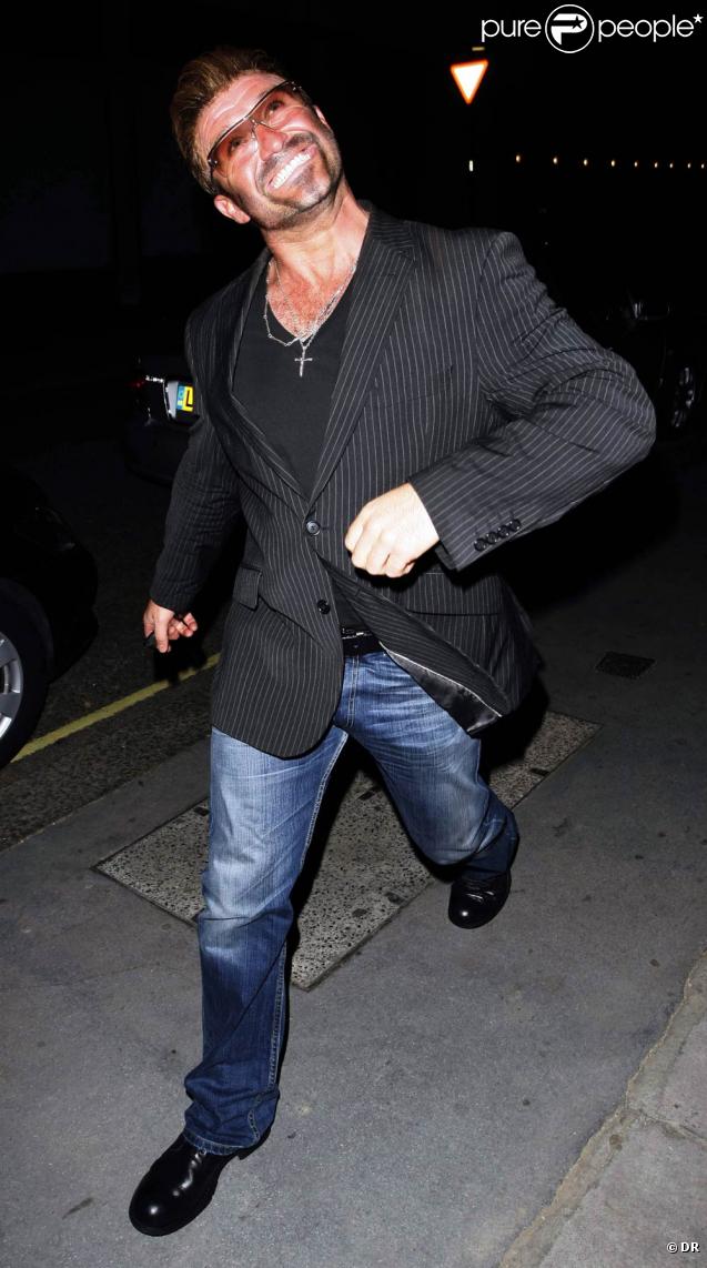George Michael, photographié dans les rues de Londres.