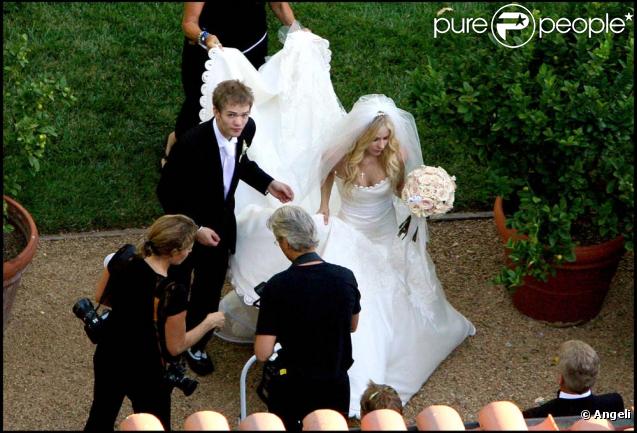 Avril Lavigne et Deryck Whibley le jour de leur mariage en 2006 