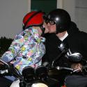 Pink et son mari sont si amoureux que... leurs bouches ne se décollent plus !