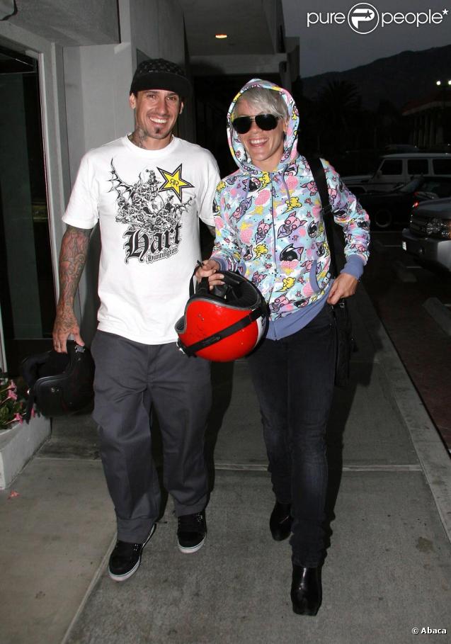 Pink et son mari Carey Hart en pleine pause tendresse à Malibu