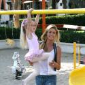 La belle Denise Richards : Avec ses adorables filles et séance shopping avec une copine... le bonheur total qui continue !