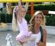 La belle Denise Richards : Avec ses adorables filles et séance shopping avec une copine... le bonheur total qui continue !