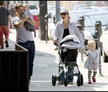 Tobey Maguire se balade en famille le 20 septembre 2009